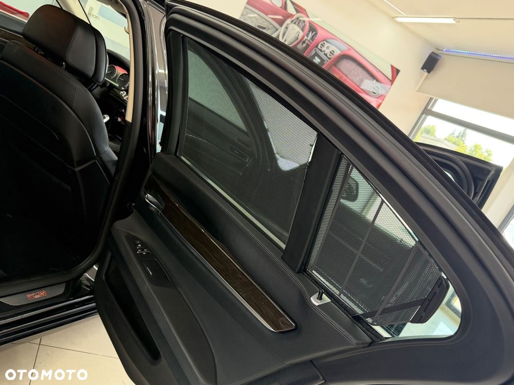 BMW Seria 7 730d - 29
