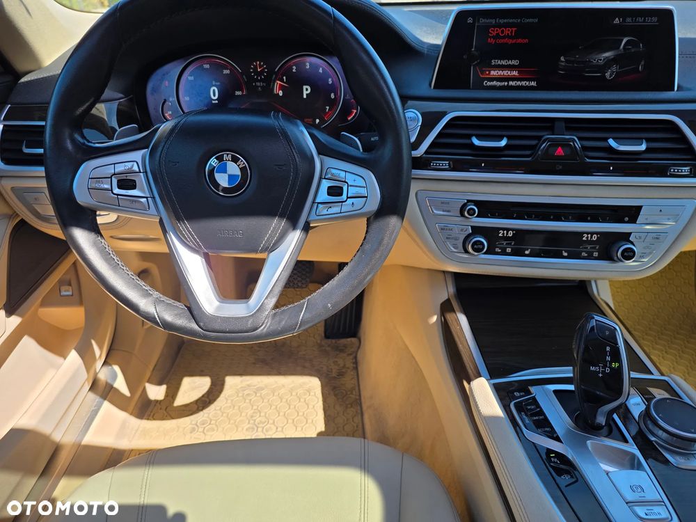BMW Seria 7 740Li Edition Exclusive - 13