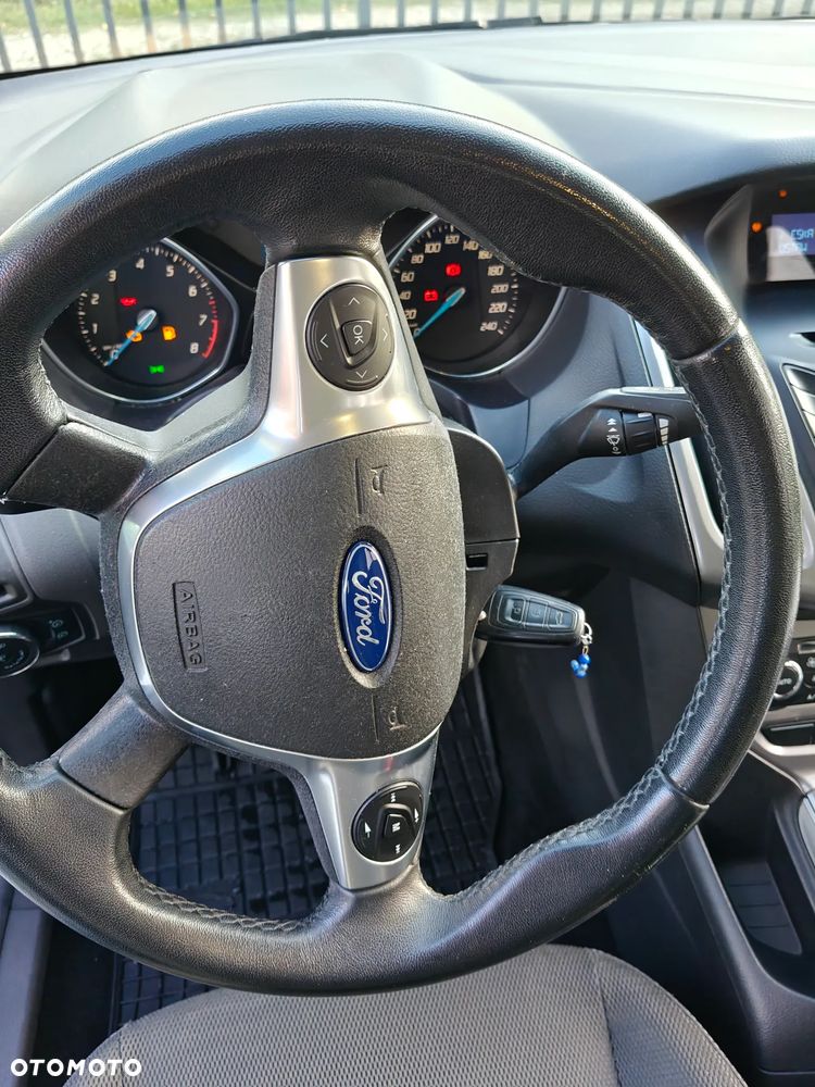 Ford Focus 1.6 Ambiente - 9