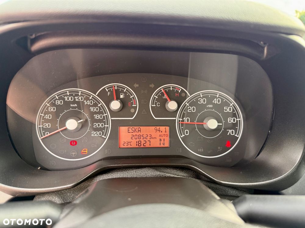 Fiat Grande Punto 1.4 8V Dualogic Dynamic - 25