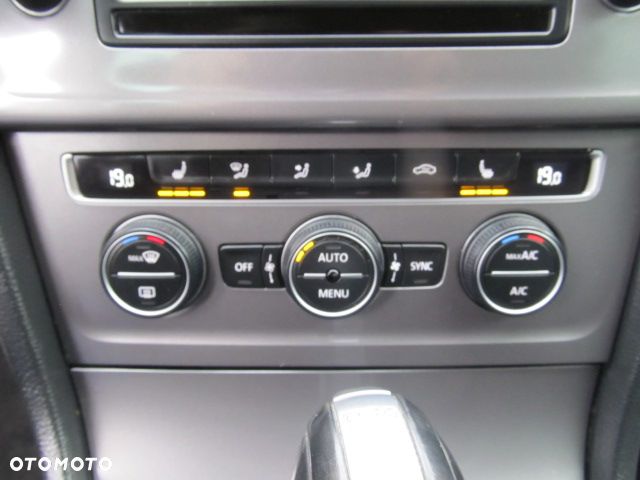 Volkswagen Golf 1.4 TSI BlueMotion Technology DSG Lounge - 26