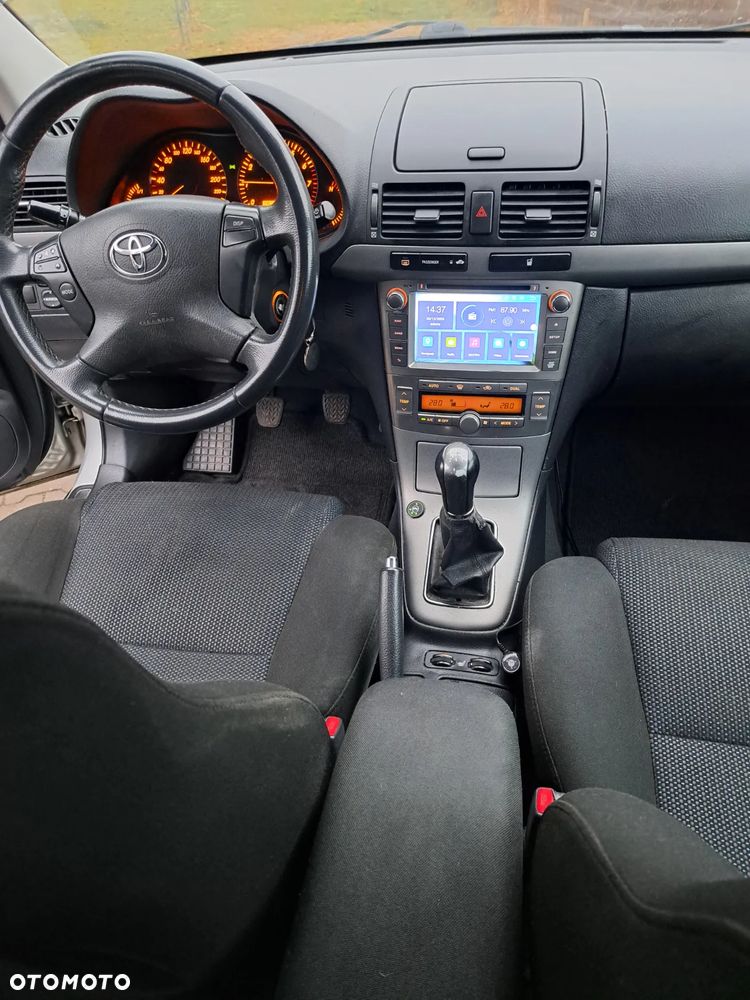 Toyota Avensis 1.8 VVT-i Combi - 4