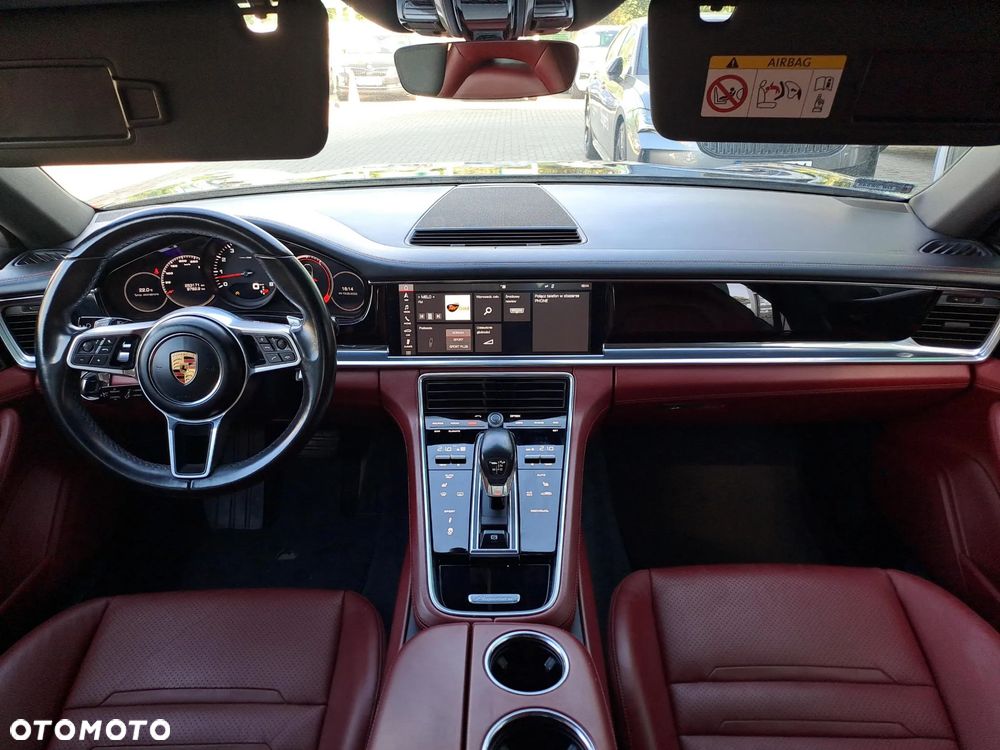 Porsche Panamera 4 - 9