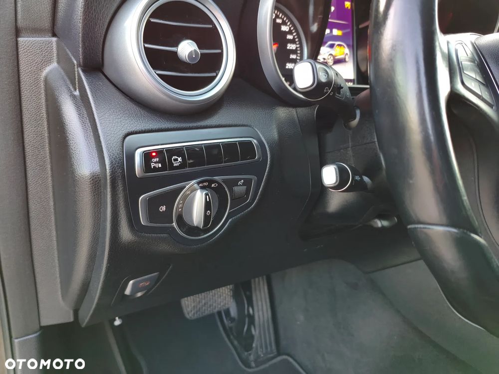 Mercedes-Benz GLC 250 d 4Matic 9G-TRONIC AMG Line - 27