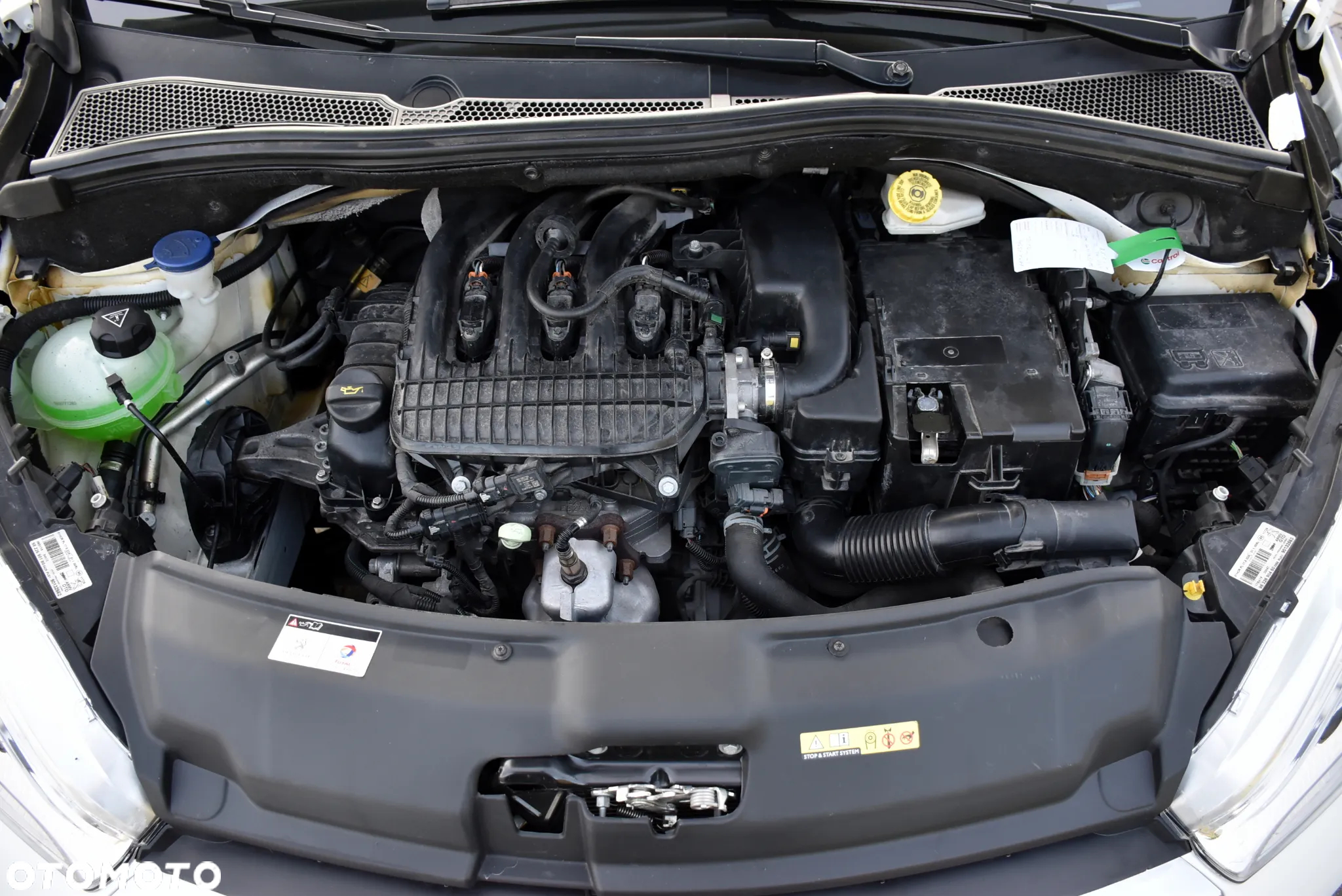 Peugeot 208 - 35