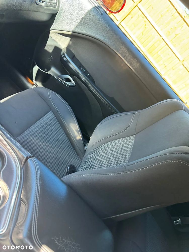 Dodge Challenger - 16