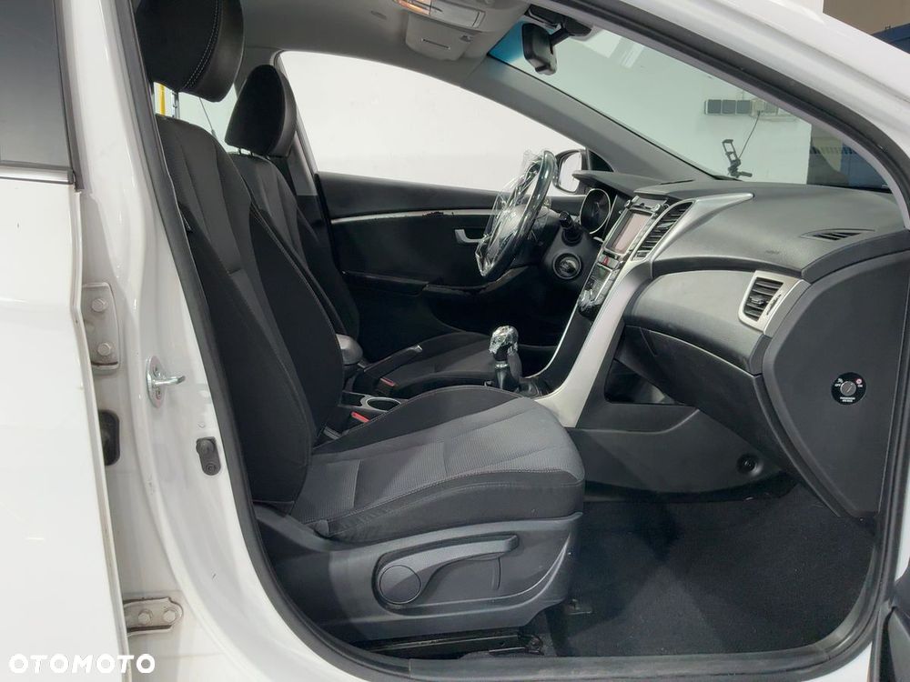 Hyundai i30 blue 1.4 Style - 8