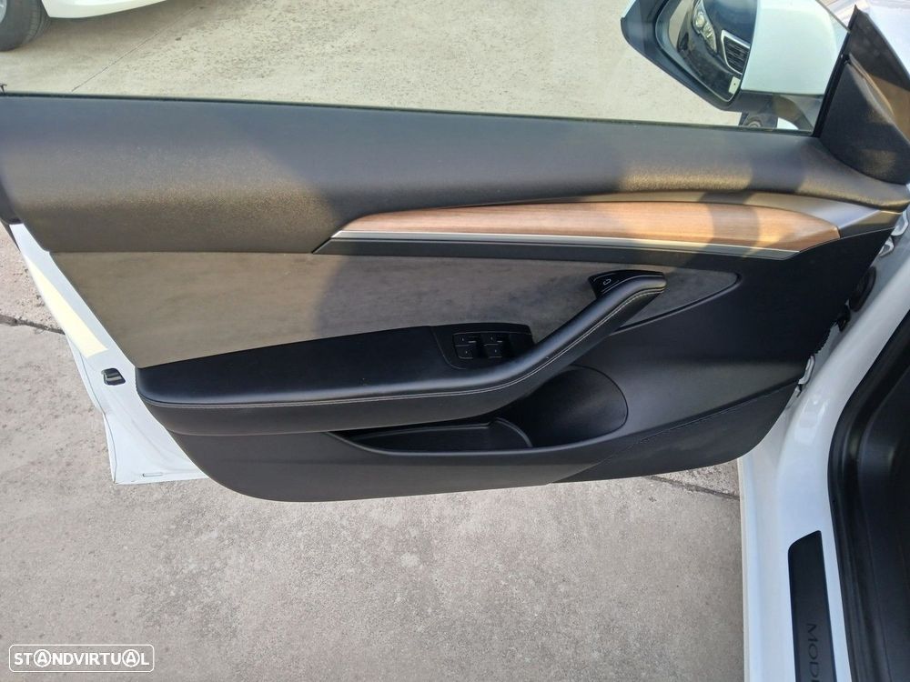 Tesla Model 3 - 17