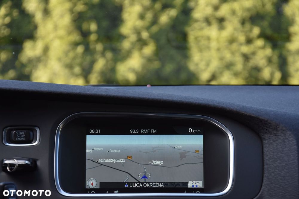 Volvo V40 D2 Drive-E R-Design Momentum - 12