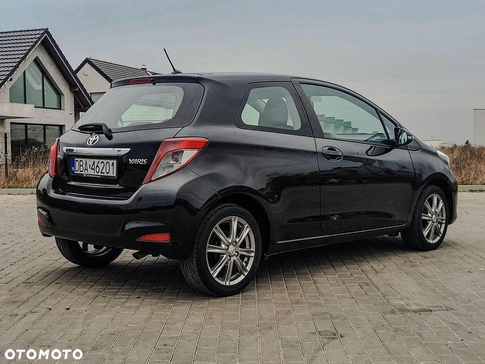 Toyota Yaris 1.33 Premium - 3