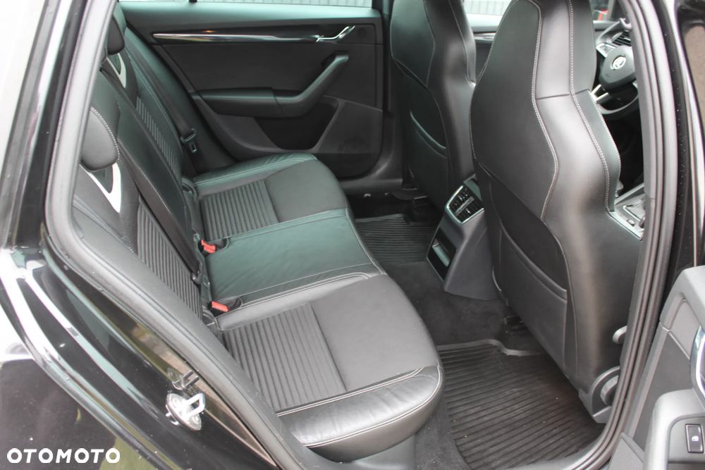 Skoda Octavia 2.0 TDI RS - 22