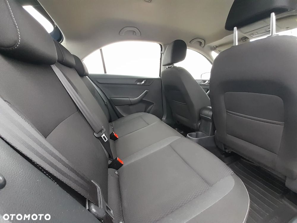 Skoda RAPID 1.2 TSI Ambition - 11