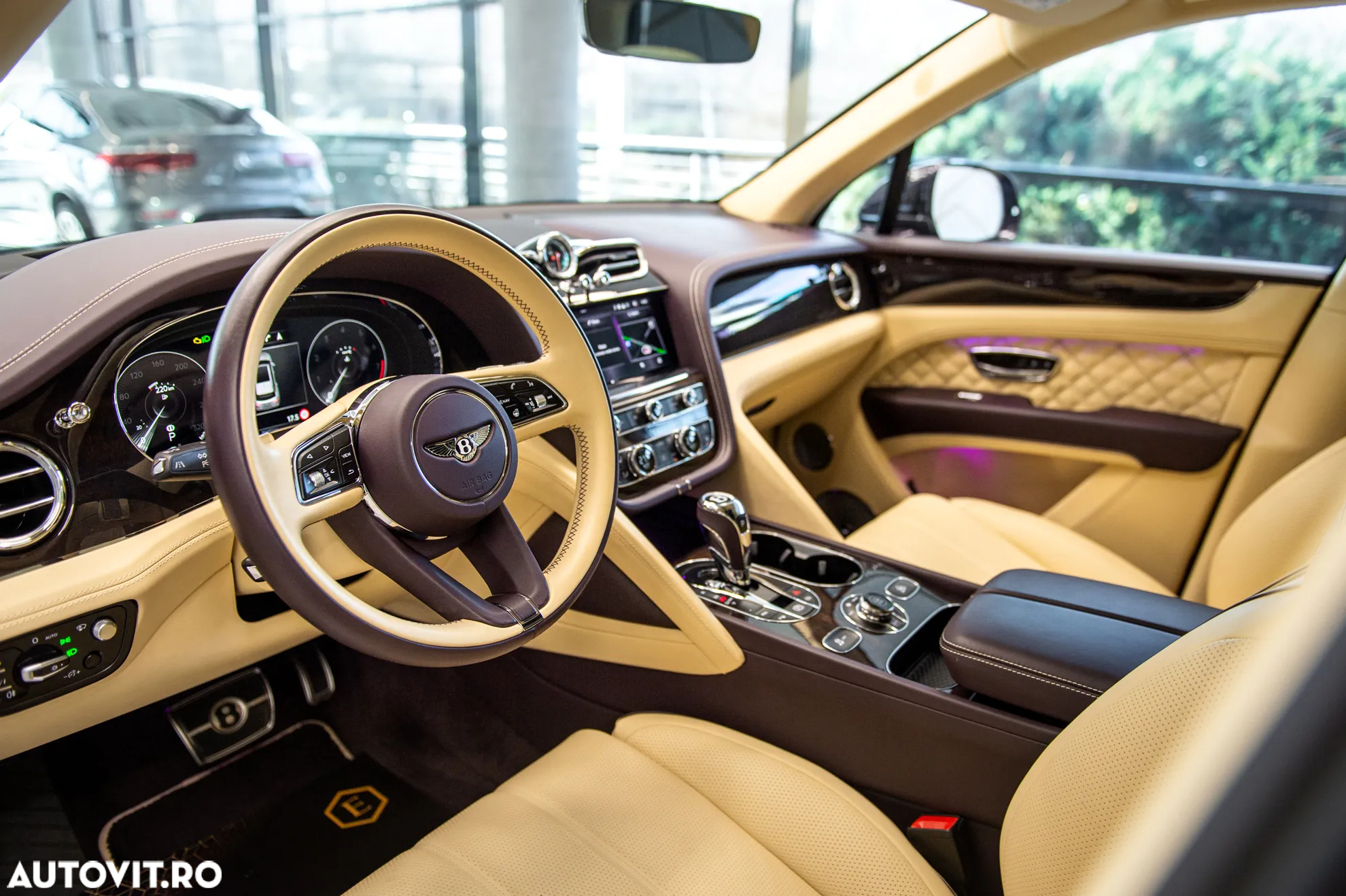 Bentley Bentayga - 17