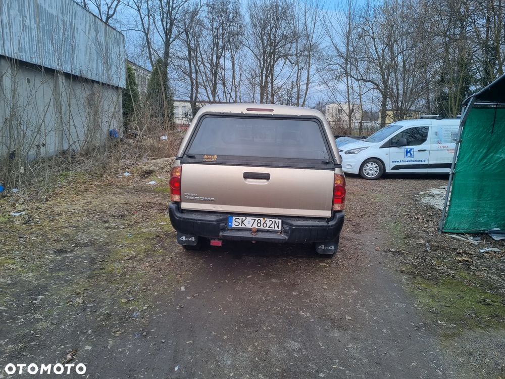 Toyota Tacoma - 4