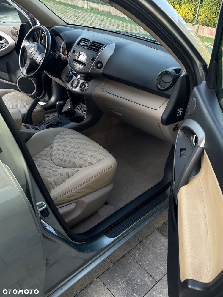 Toyota RAV4 2.0 VVT-i Prestige - 9