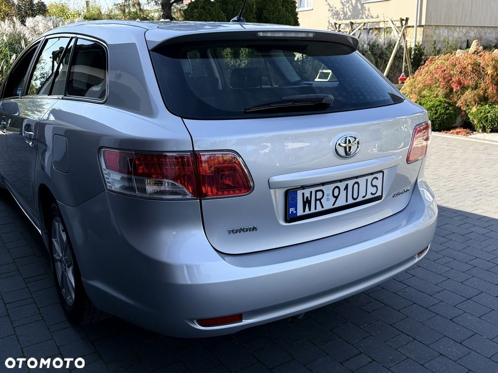 Toyota Avensis - 36