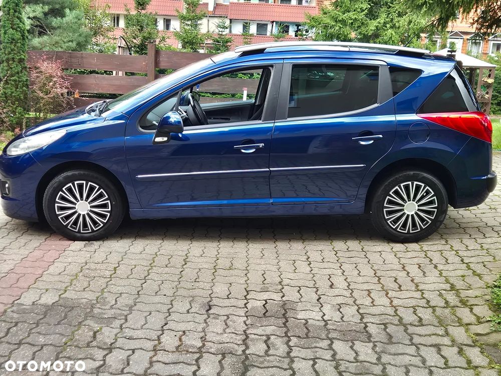 Peugeot 207 - 8