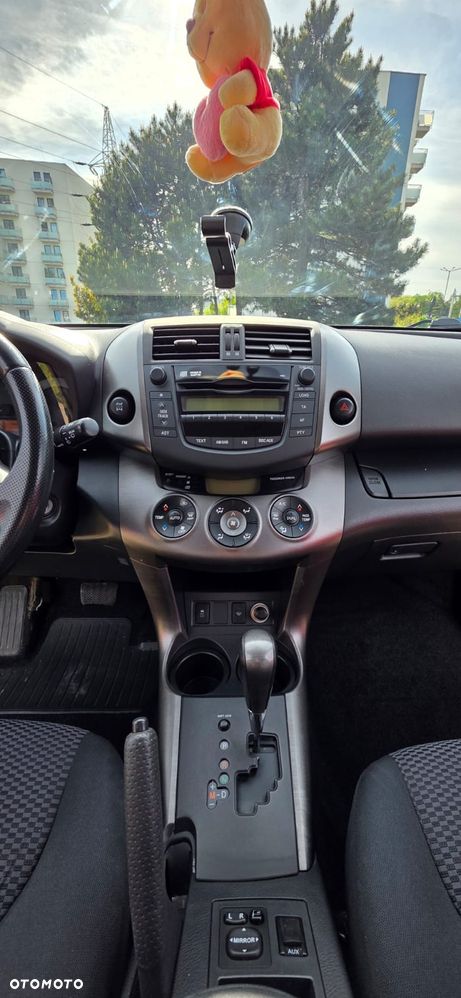 Toyota RAV4 - 6