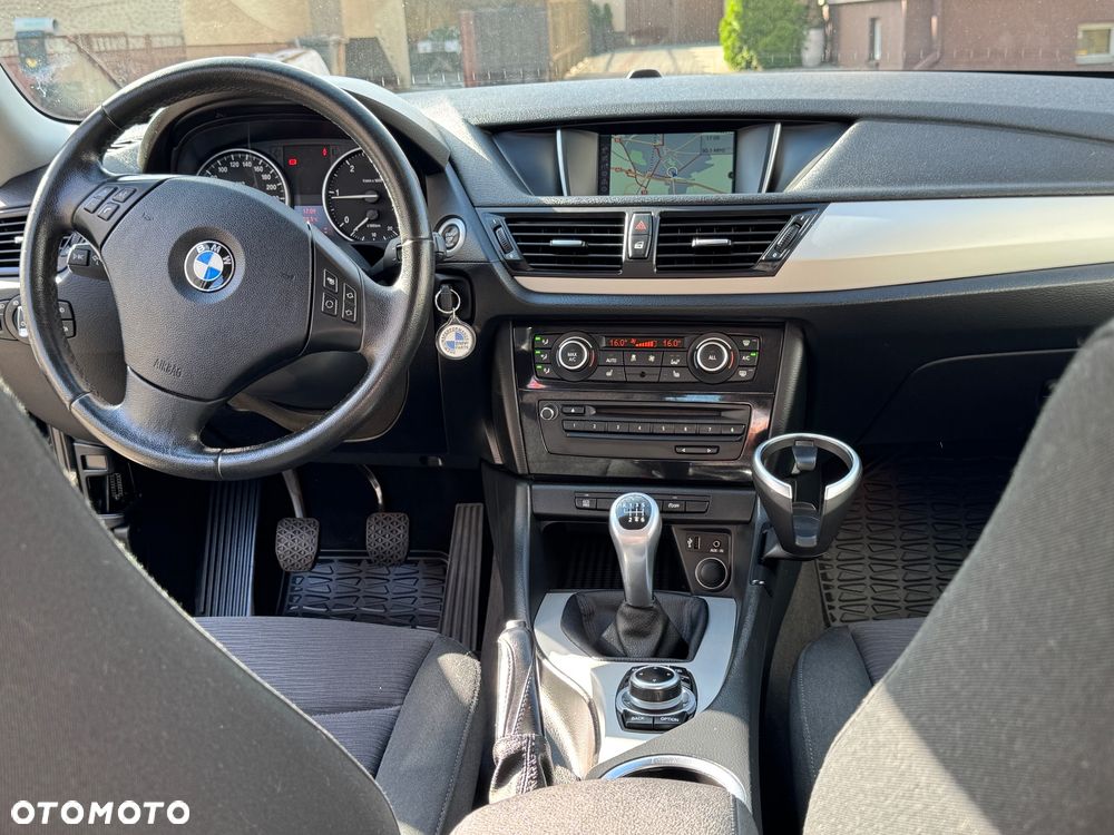 BMW X1 sDrive18d xLine - 34