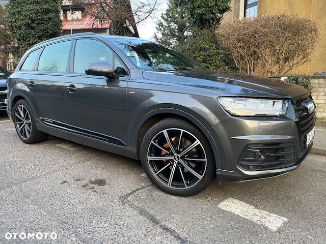 Audi Q7 - 1