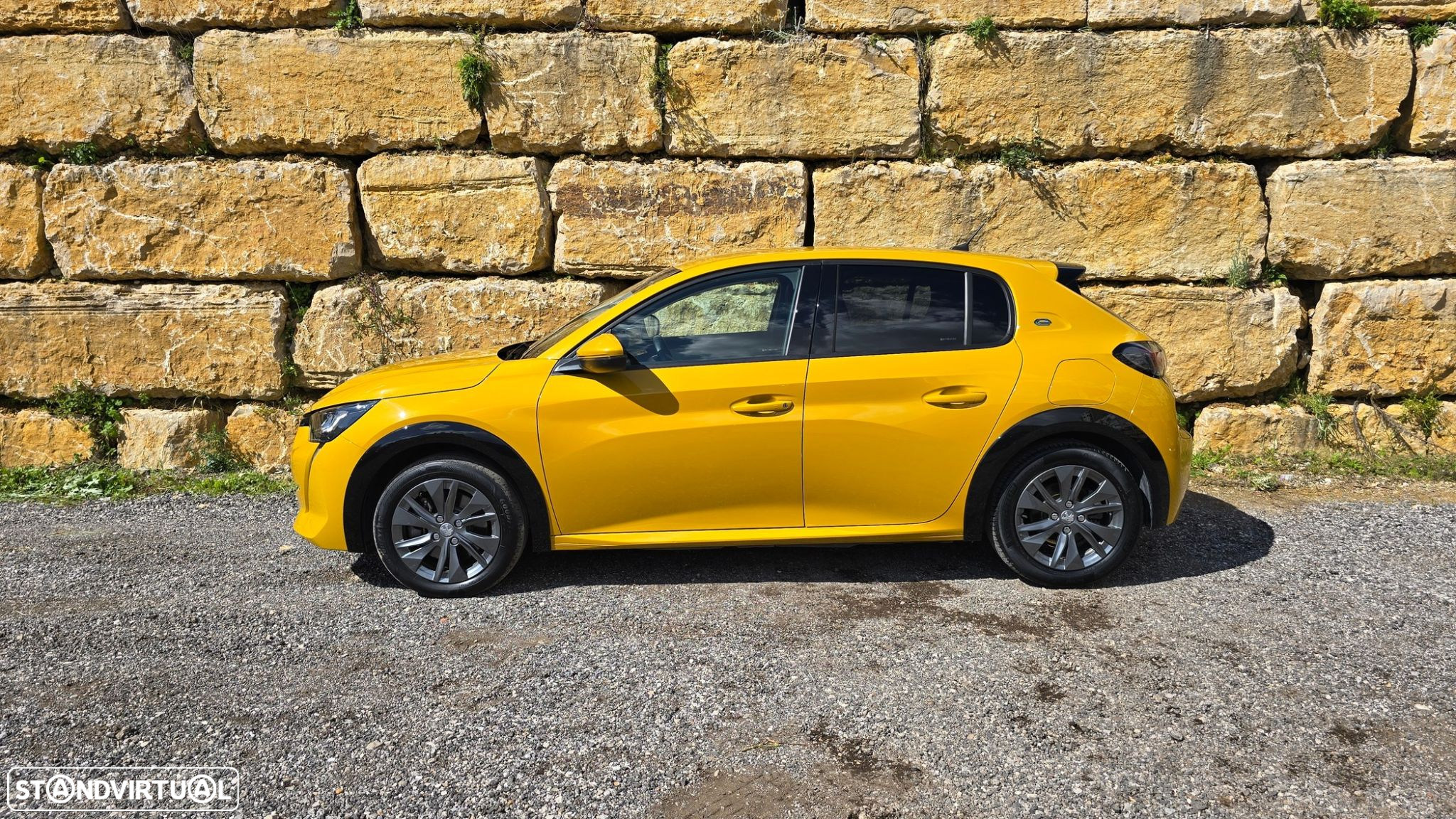 Peugeot e-208 Allure - 4