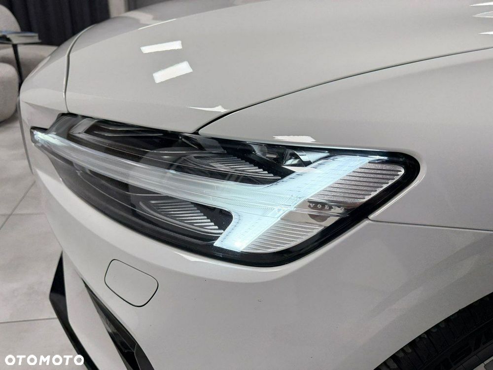 Volvo V60 D4 R-Design - 13