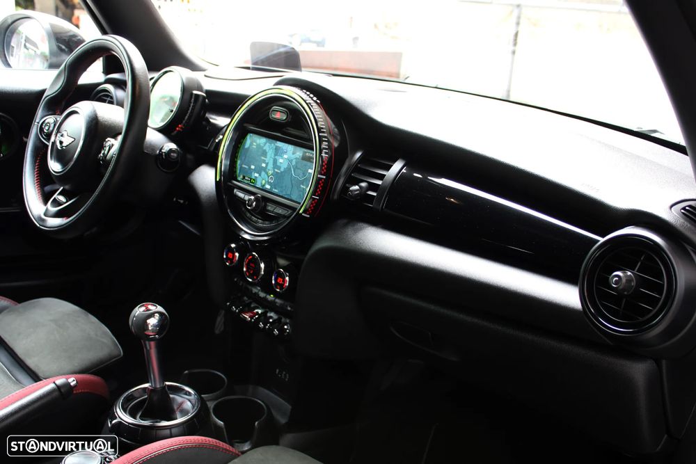 MINI 3 Portas John Cooper Works - 28