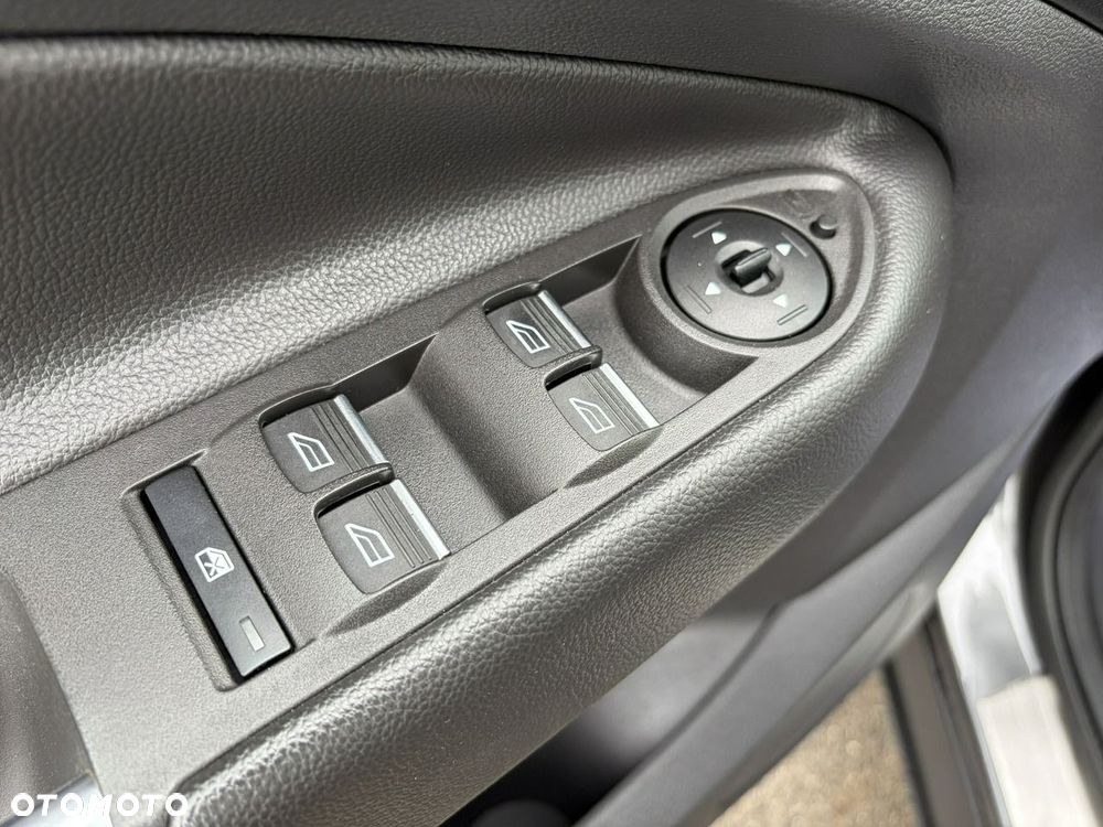 Ford Kuga - 19