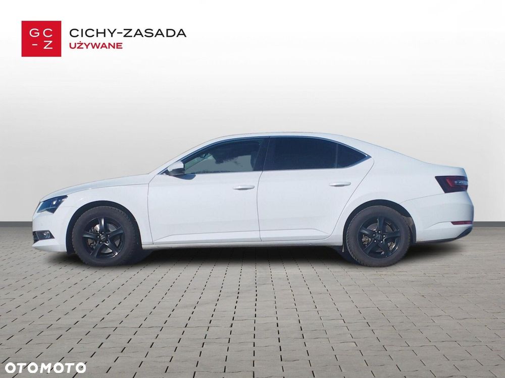 Skoda Superb 2.0 TDI SCR Style DSG - 2