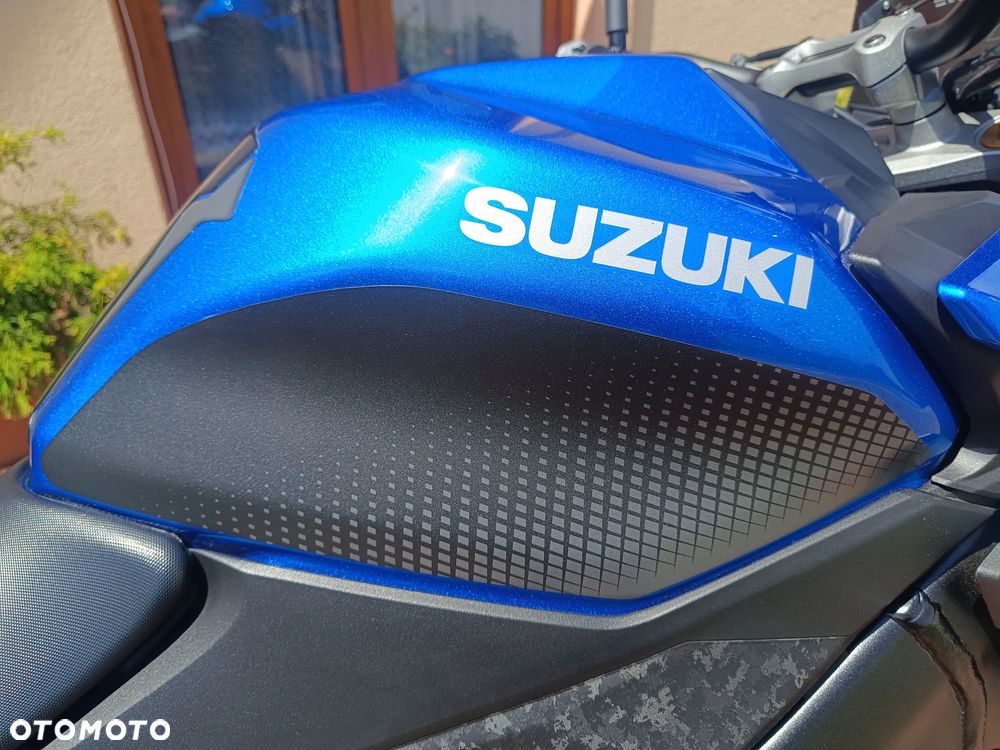 Suzuki GSX 1000 - 25