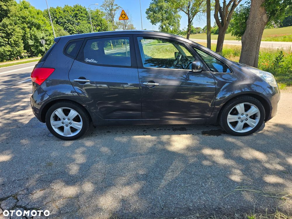 Kia Venga - 9