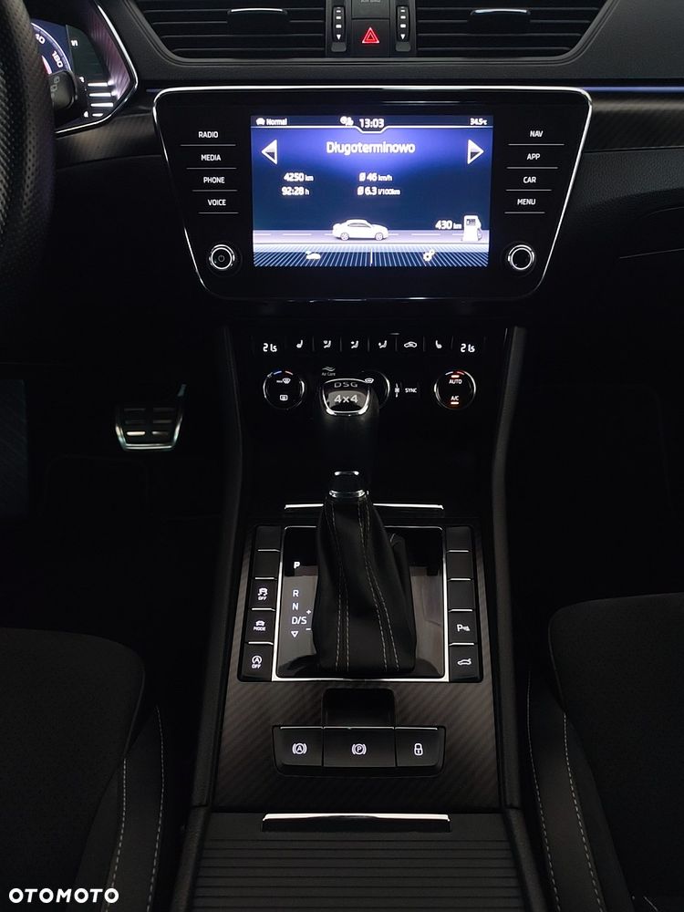 Skoda Superb 2.0 TDI SCR 4x4 Sportline DSG - 22