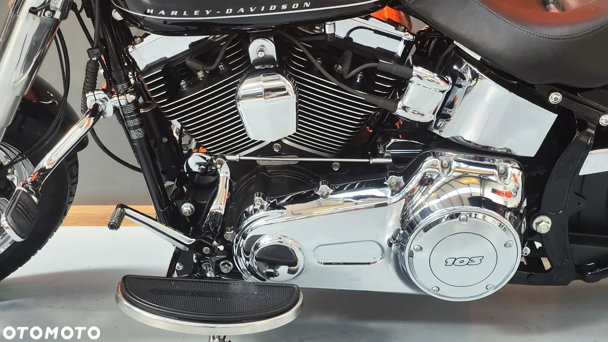 Harley-Davidson Softail Custom - 17