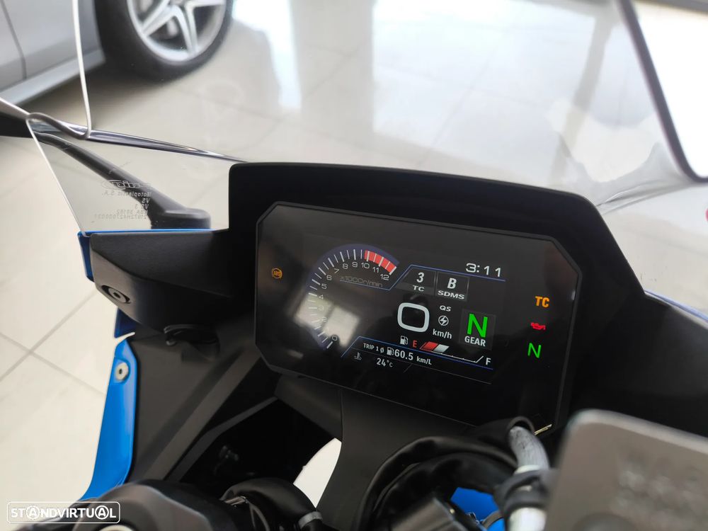 Suzuki GSX 8R - 10