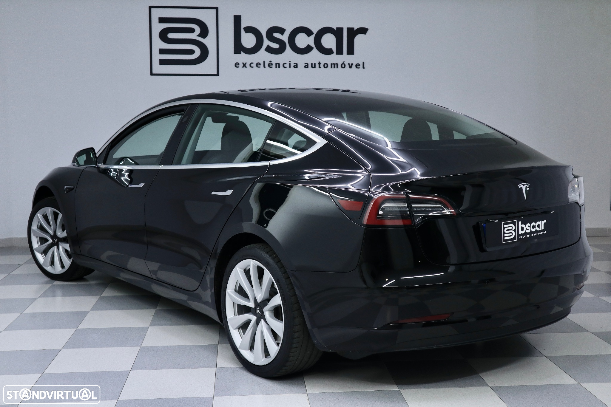 Tesla Model 3 Standard RWD Plus - 3