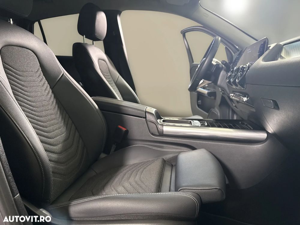 Mercedes-Benz GLA 200 d 4MATIC - 13