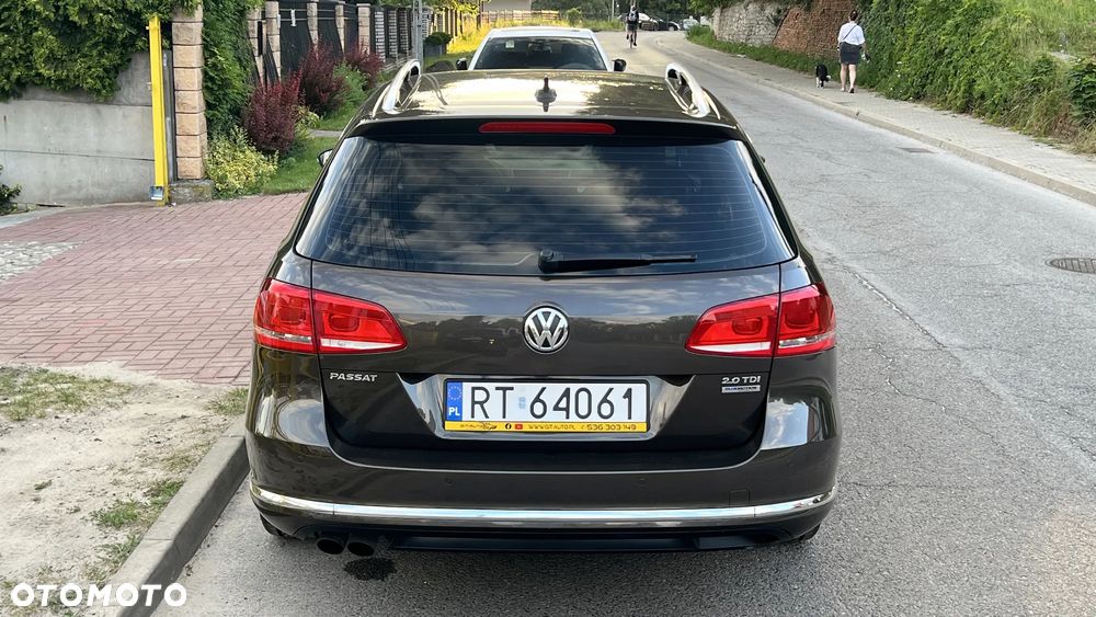 Volkswagen Passat 2.0 TDI Highline - 16
