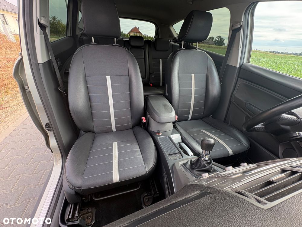 Ford Kuga - 23