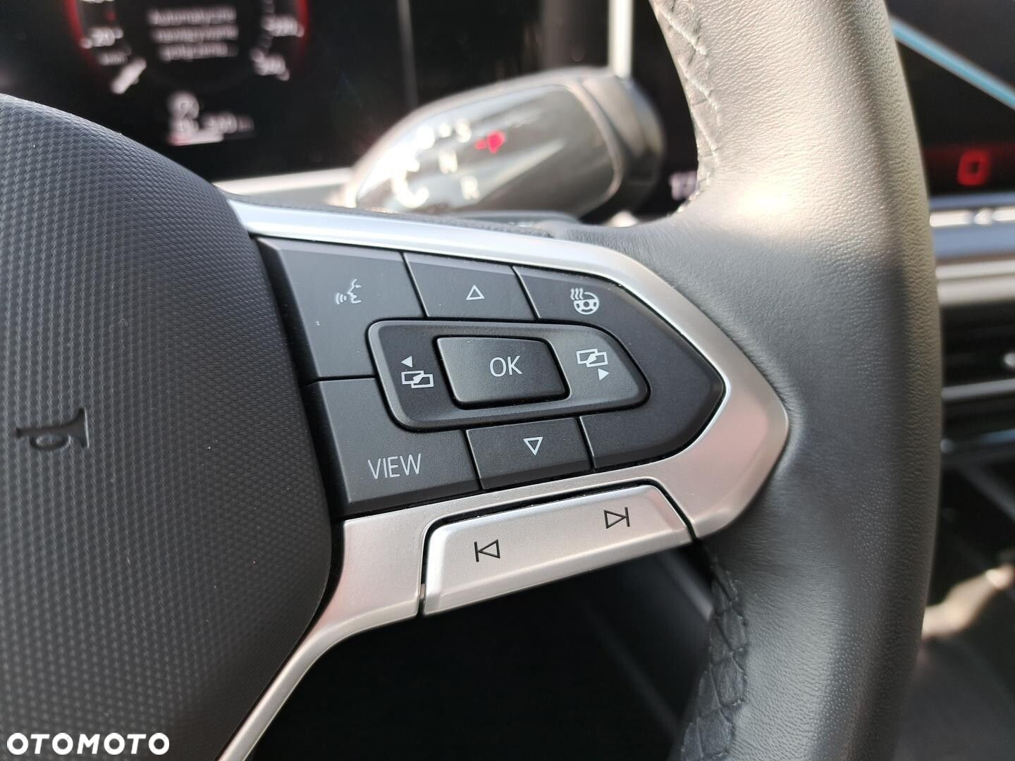 Volkswagen Passat 2.0 TDI SCR Elegance DSG - 28