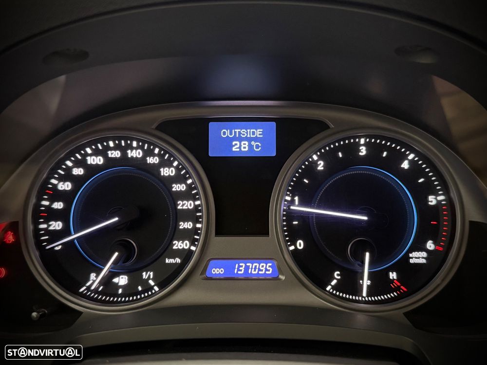 Lexus IS 220 d P.Luxury 4D - 12
