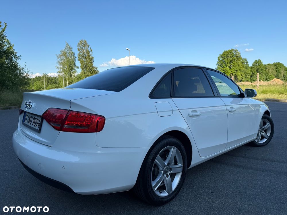 Audi A4 Limousine - 8