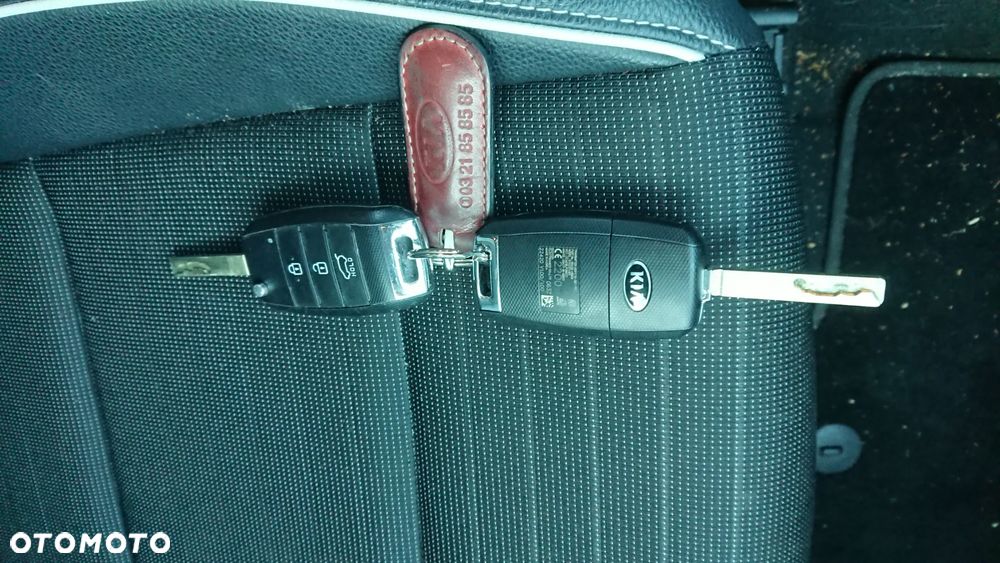 Kia Rio - 15