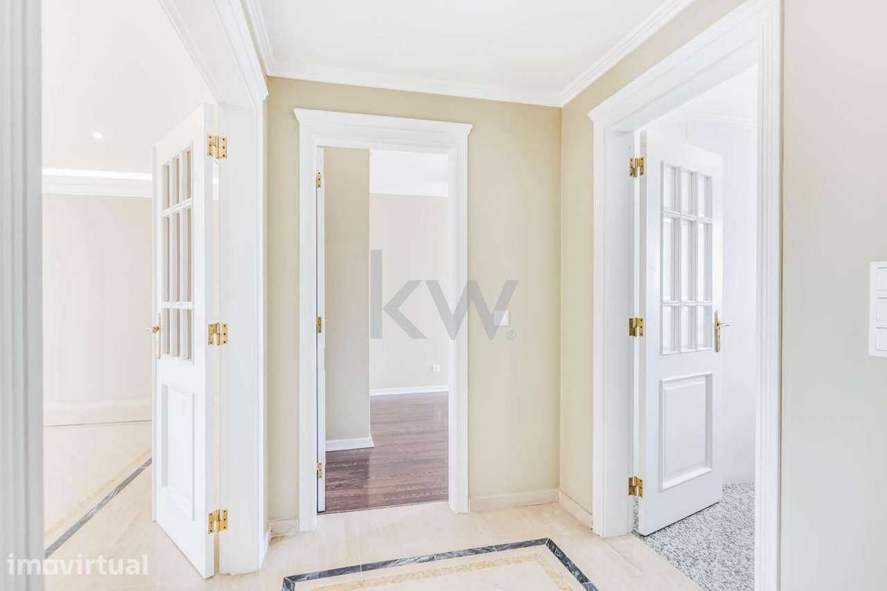 Exclusivo Apartamento Duplex T3 para venda em Cascais - Localização Pr - Grande imagem: 2/51