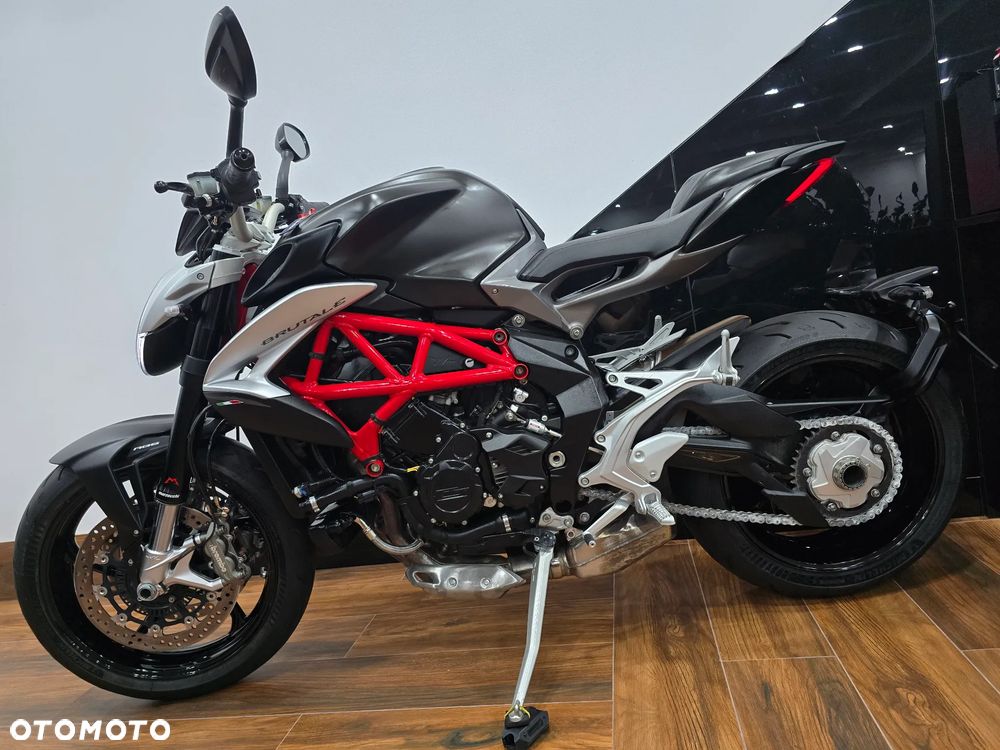 MV AGUSTA Brutale - 7