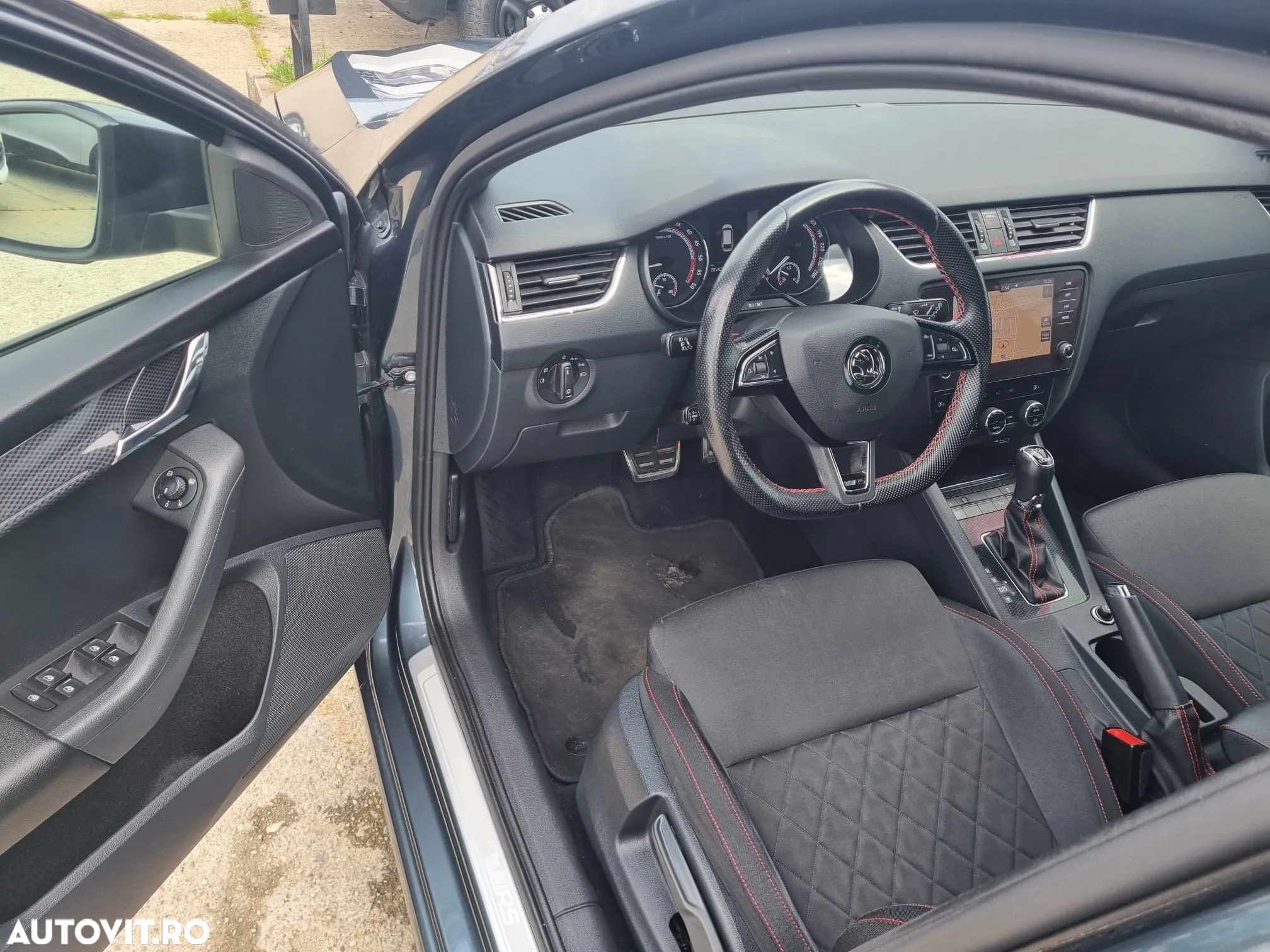 Skoda Octavia Combi 2.0 TDI 4x4 DSG RS - 12