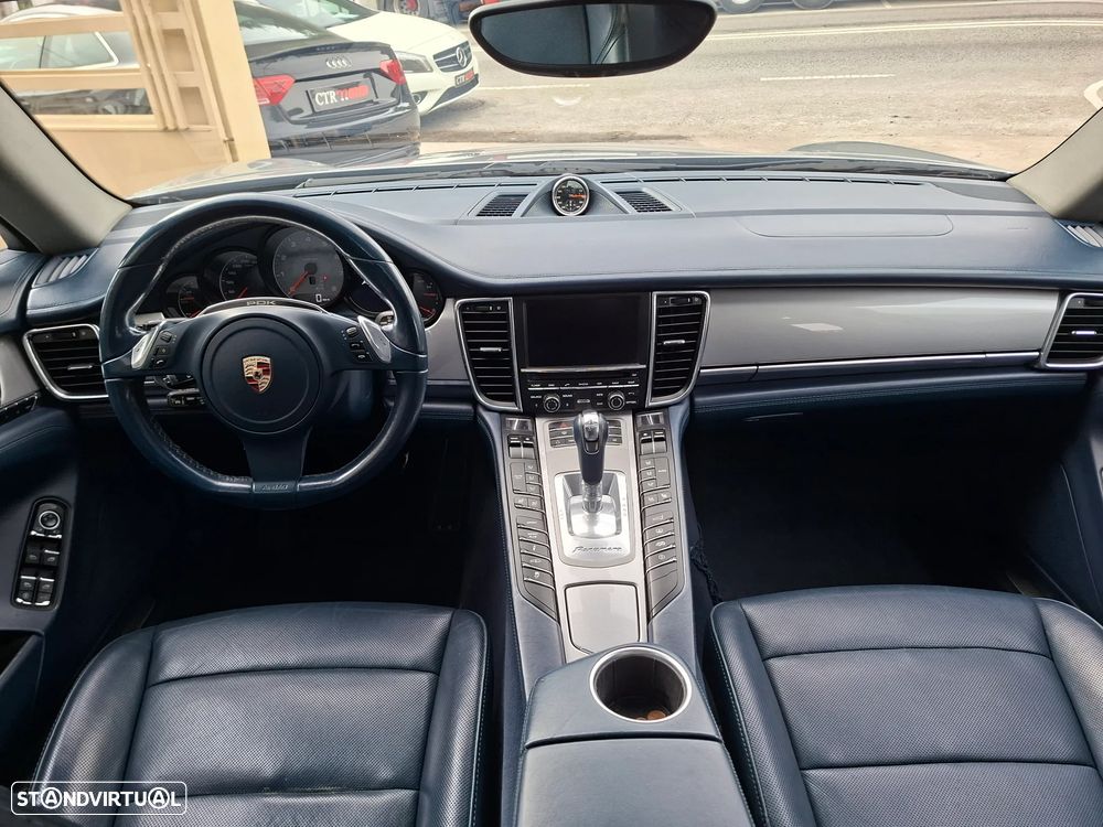 Porsche Panamera 4S PDK - 35