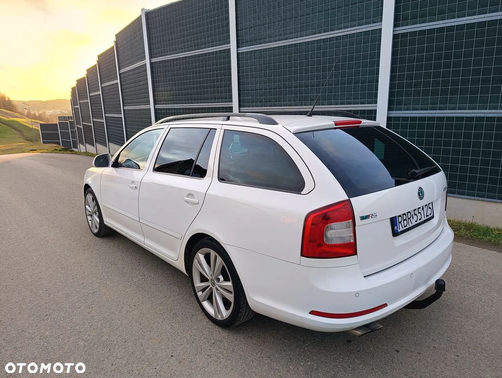 Skoda Octavia 2.0 TDI CR DPF RS - 13
