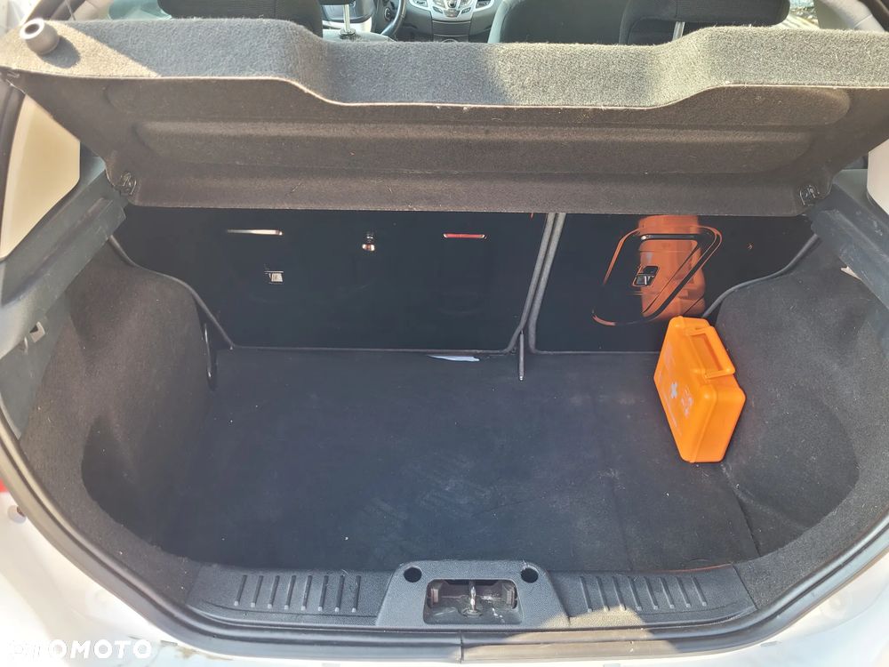 Ford Fiesta 1.25 Ambiente - 13