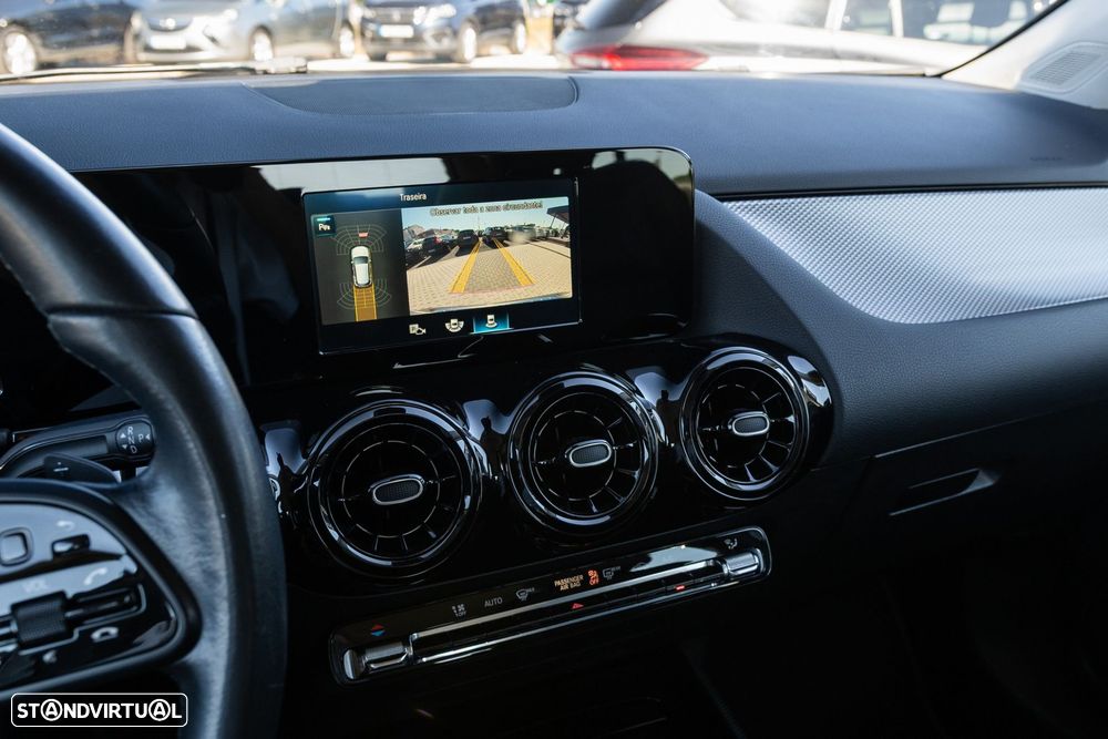 Mercedes-Benz GLA 180 d — fotografia 19