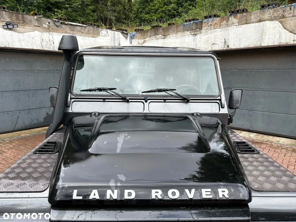 Land Rover Defender 110 SE - 18